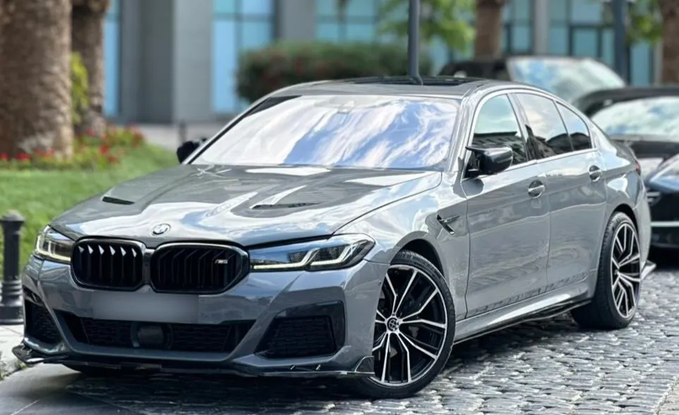 BMW 5-Series 2023 — gündəlik icarə — Bakı