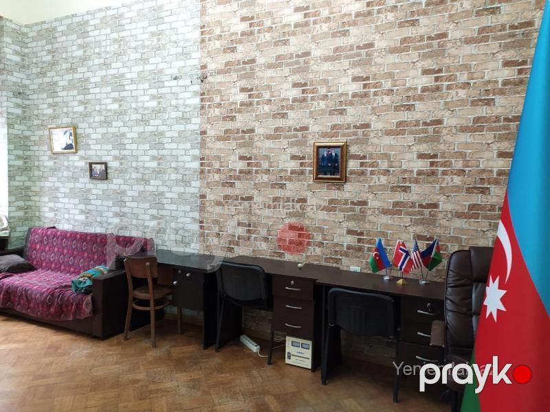 Satılır 4 otaqlı Bina evi menzil (Köhnə tikili), 180 m², Səbail rayonu — Mənzil, Bakı (3)
