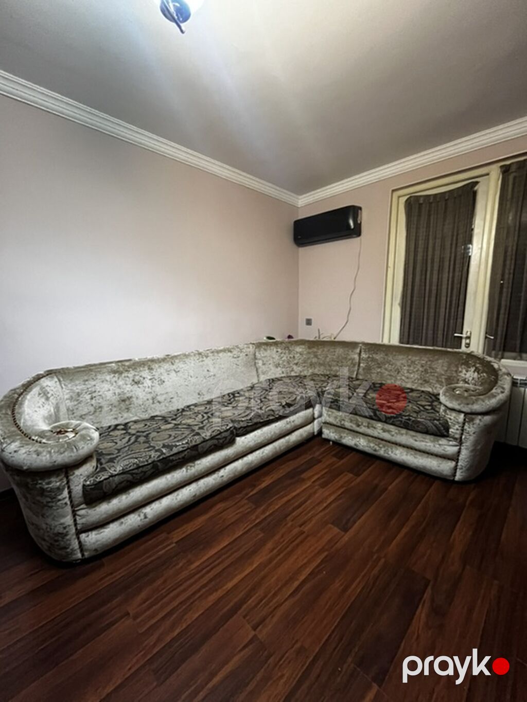 Künc divan açılıb yığılır 6 balışı var Əlavə pufik də var dördbucaq — Divanlər, Bakı (2)