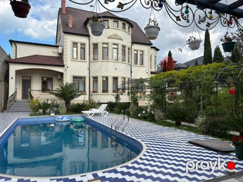 Satılır 7 otaqlı həyət evi/bağ evi 600 m² — Bakı