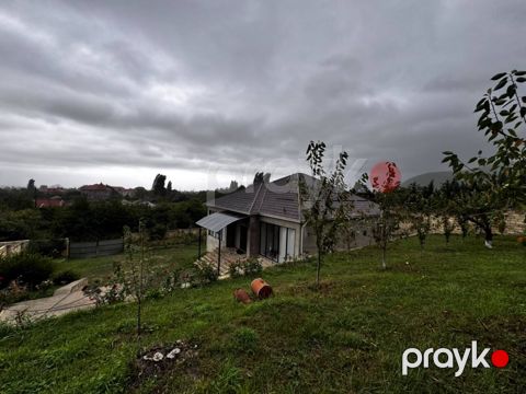 Satılır 4 otaqlı həyət evi/bağ evi 220 m² — Quba