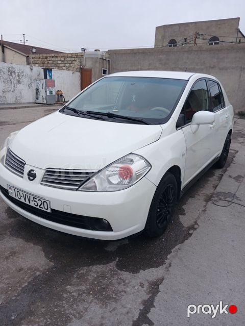 Nissan Tiida: 1.6 l 2006 il Sedan — Qobu
