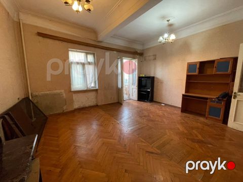 Satılır 3 otaqlı köhnə tikili 75 m² — Bakı