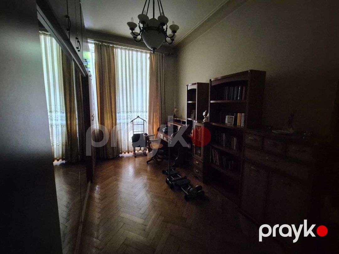 Satılır 6 otaqlı köhnə tikili 200 m² — Mənzil, Bakı (10)