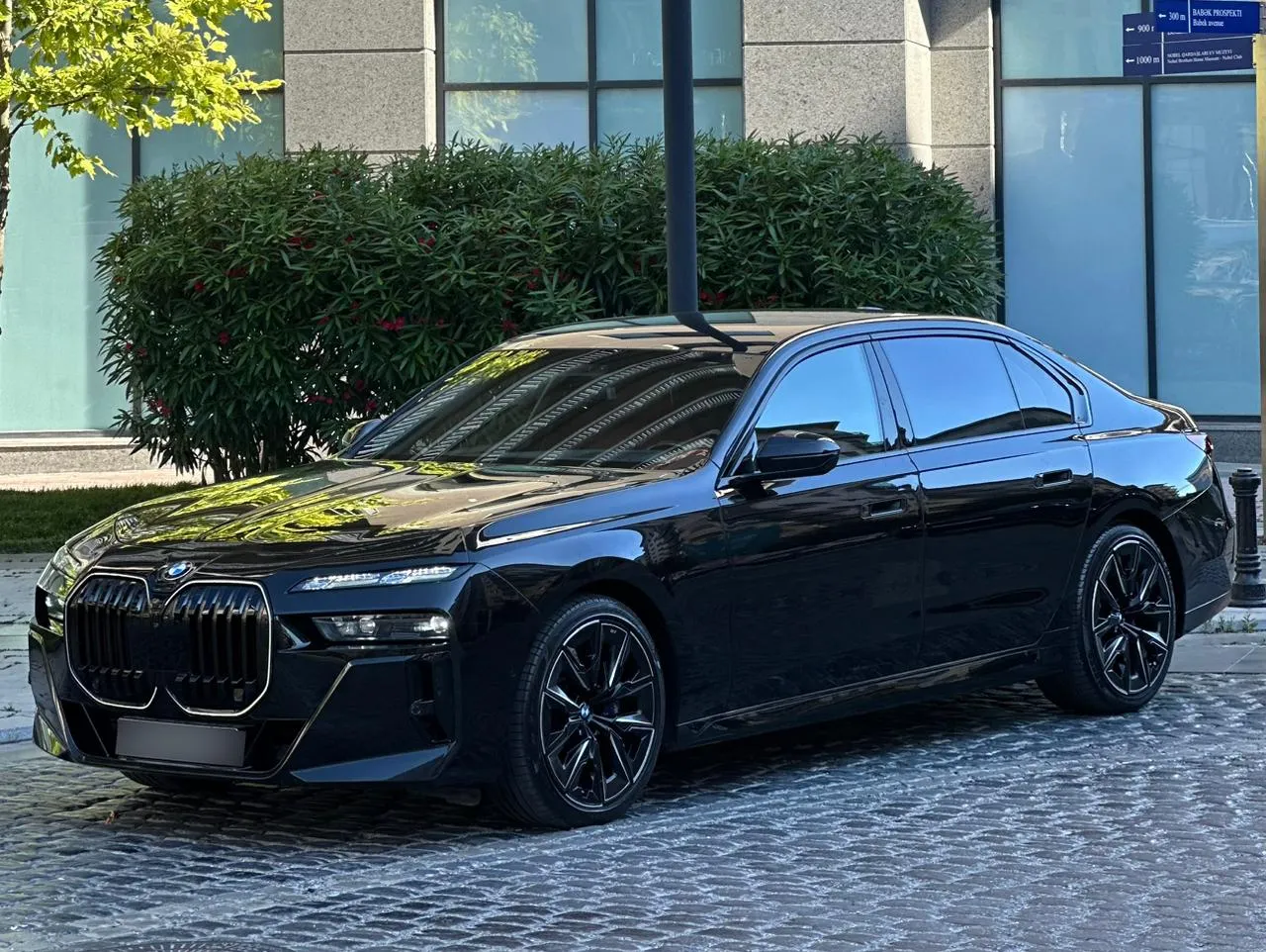 BMW 740i 2025 — gündəlik icarə — Minik avtomobili icarəsi, Bakı (3)