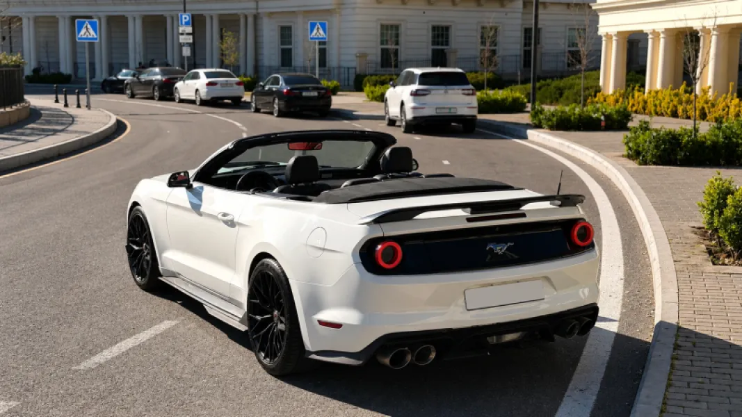 Ford Mustang Cabriolet 2018 — gündəlik icarə — Minik avtomobili icarəsi, Bakı (4)
