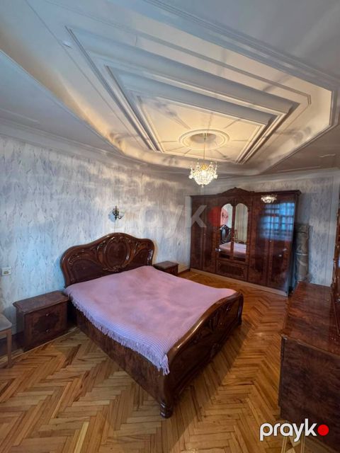 Satılır 3 otaqlı köhnə tikili 90 m²