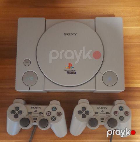Sony PlayStation 1 (PS1) oyun konsolu dəsti veziyeti cox yaxsidi — Bakı