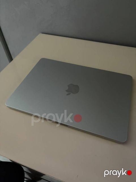 Apple Macbook Air M2 — Bakı
