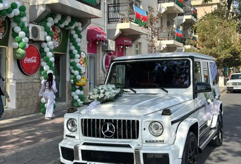 Mercedes Benz G300 1999 — gündəlik icarə — Passenger Car Rental