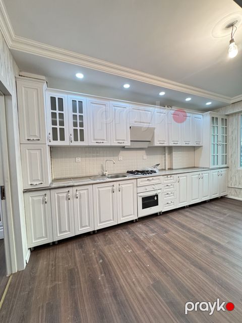 Satılır 2 otaqlı köhnə tikili 58 m² — Bakı