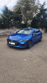 Hyundai Avante, 1.6 L, 2017 il, 170 000 km — Автомобили