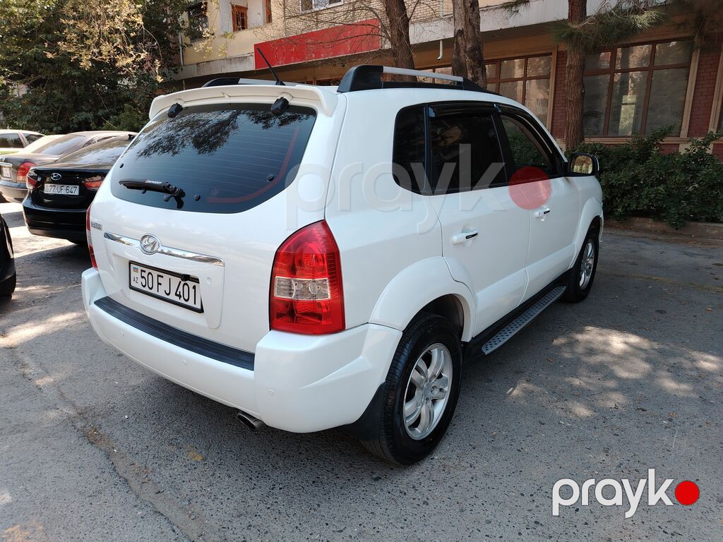 Hyundai Tucson, ağ rəngli kompakt SUV. Texniki və xüsusiyyətlər — Avtomobillər, Bakı (5)