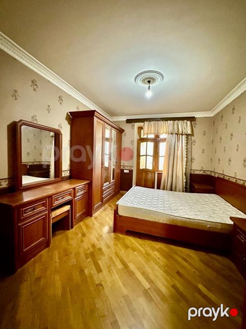 Satılır 2 otaqlı köhnə tikili 60 m² — Bakı