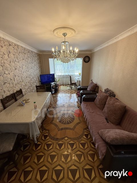 Satılır 4 otaqlı köhnə tikili 110 m² — Bakı
