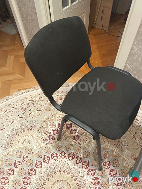 Sadə ofis/konfrans stulu - Rəng: qara - Material: parça oturacaq və — Bakı