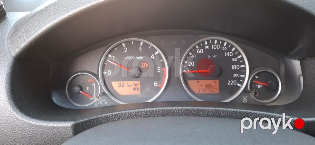 Nissan Navara LE pikap - Kuzov: ağ rəng, öndə xrom radiator — Avtomobillər, Digah (3)