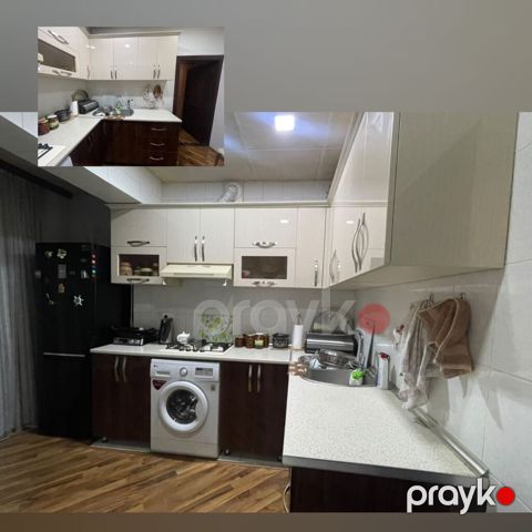 Mətbəx mebeli satılır 450₼. Ölçü dəqiq deyil. Üzərində qaz moyka — Bakı