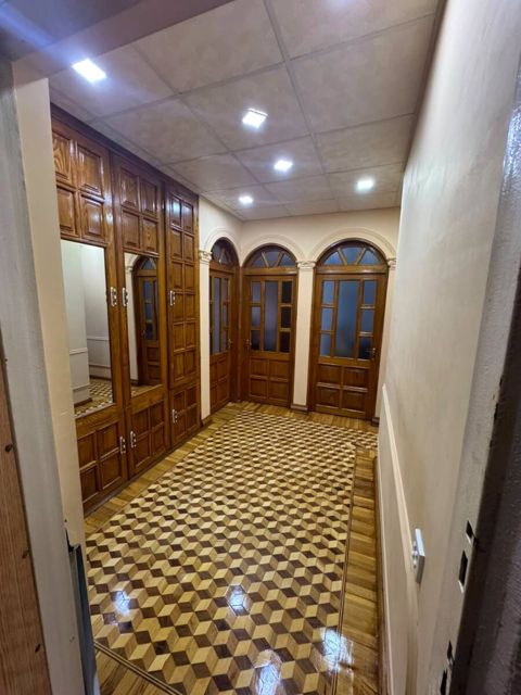 Satılır 3 otaqlı köhnə tikili 90 m² — Bakı