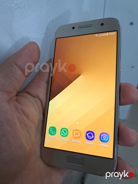 Samsung Galaxy A3 (2017) Gold Sand 16GB/2GB — Bakı