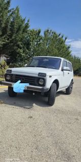 Lada Niva 3 qapılı ofroad SUV - Kuzov: 3 qapılı, ağ rəng, yüksək — Avtomobillər