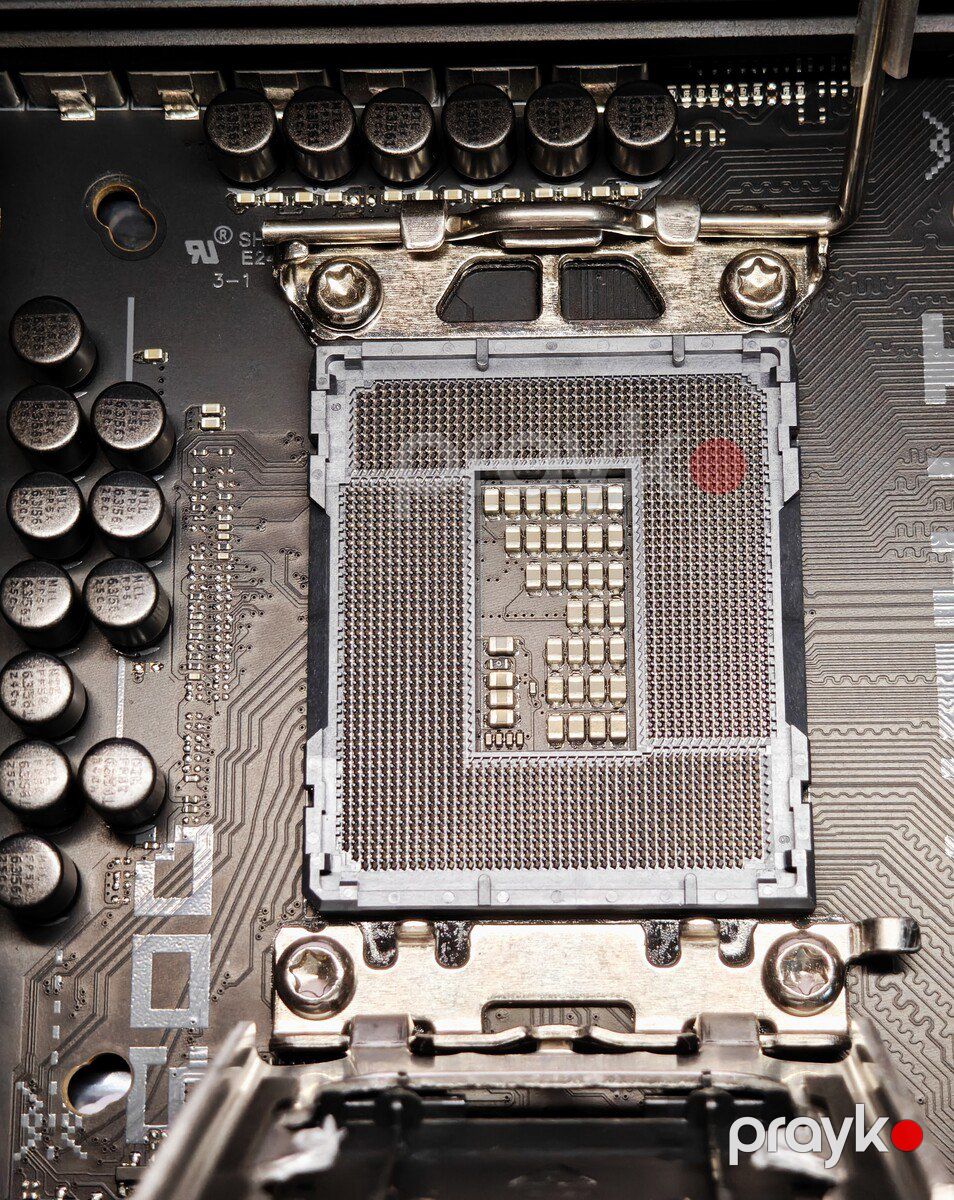 ASUS rog strıx Z790-H Gaming WiFi DDR5 — Kompüterlər və noutbuklar, Bakı (8)