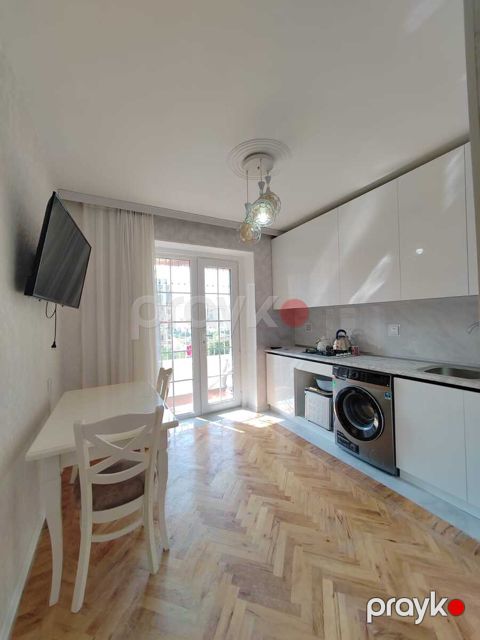 Satılır 3 otaqlı köhnə tikili 80 m²