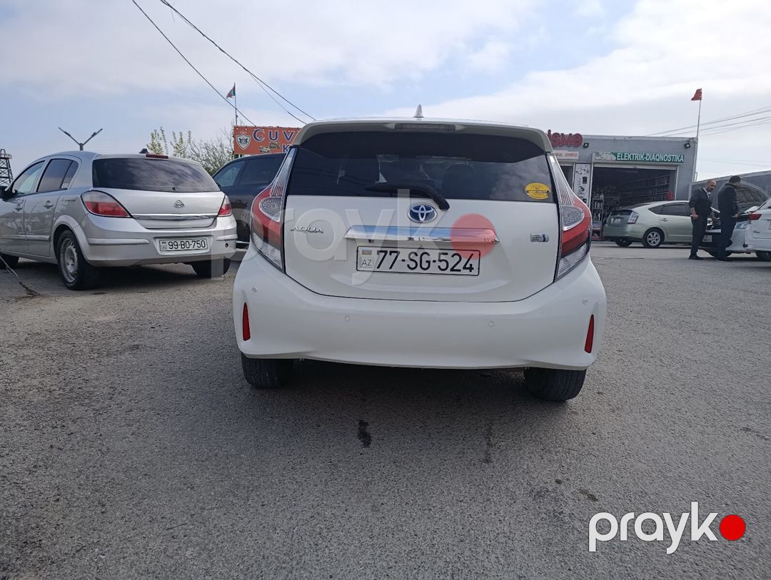 Toyota Aqua, 2018 il icarəsi — Avtomobil icarəsi, Bakı (2)