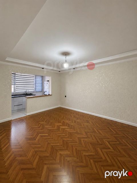 Bakı, Bakıxanov qəs., 4 otaqlı, Köhnə tikili, 75 kv. m — Bakı