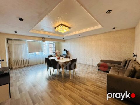 Satılır 3 otaqlı köhnə tikili 108 m² — Bakı