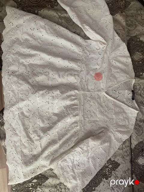 Ağ rəngli, pambıq broderiya (ažur) naxışlı bluz. - Model: V-yaxa — Xırdalan