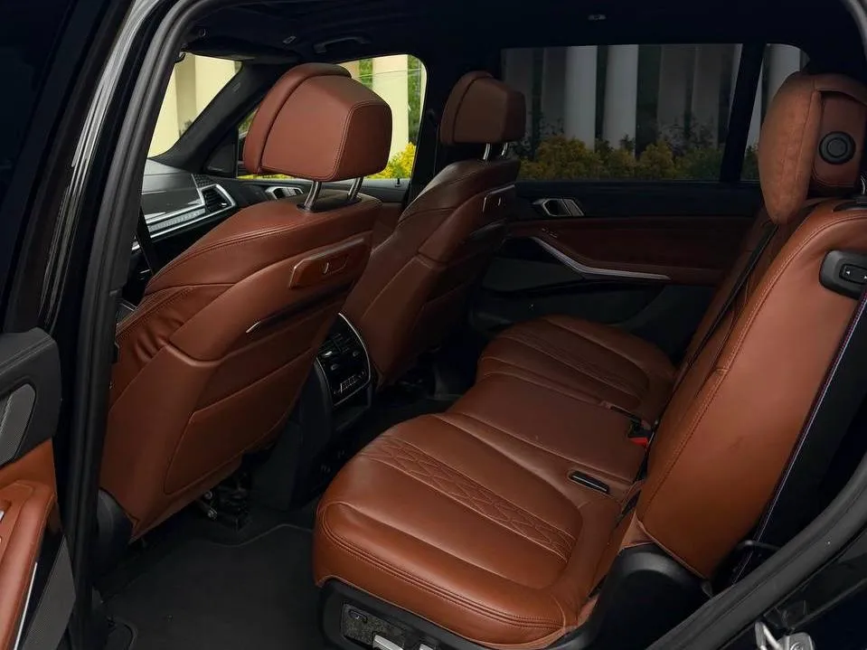 BMW X7 2025 — gündəlik icarə — Minik avtomobili icarəsi, Bakı (4)