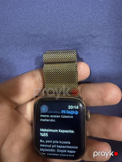 Apple Watch series 4 + Milanese Loop qayış (qızılı rəng).Elı qayışın — Gəncə