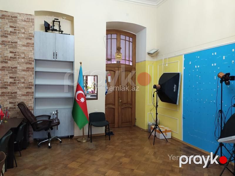 Satılır 4 otaqlı Bina evi menzil (Köhnə tikili), 180 m², Səbail rayonu — Mənzil, Bakı (4)