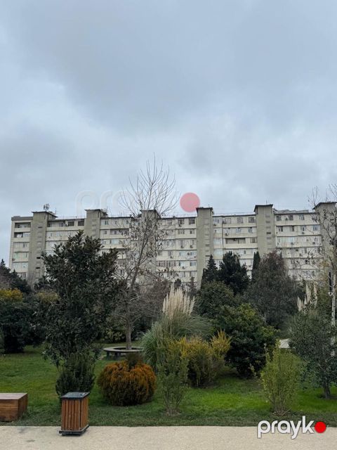 Satılır 4 otaqlı köhnə tikili 105 m²