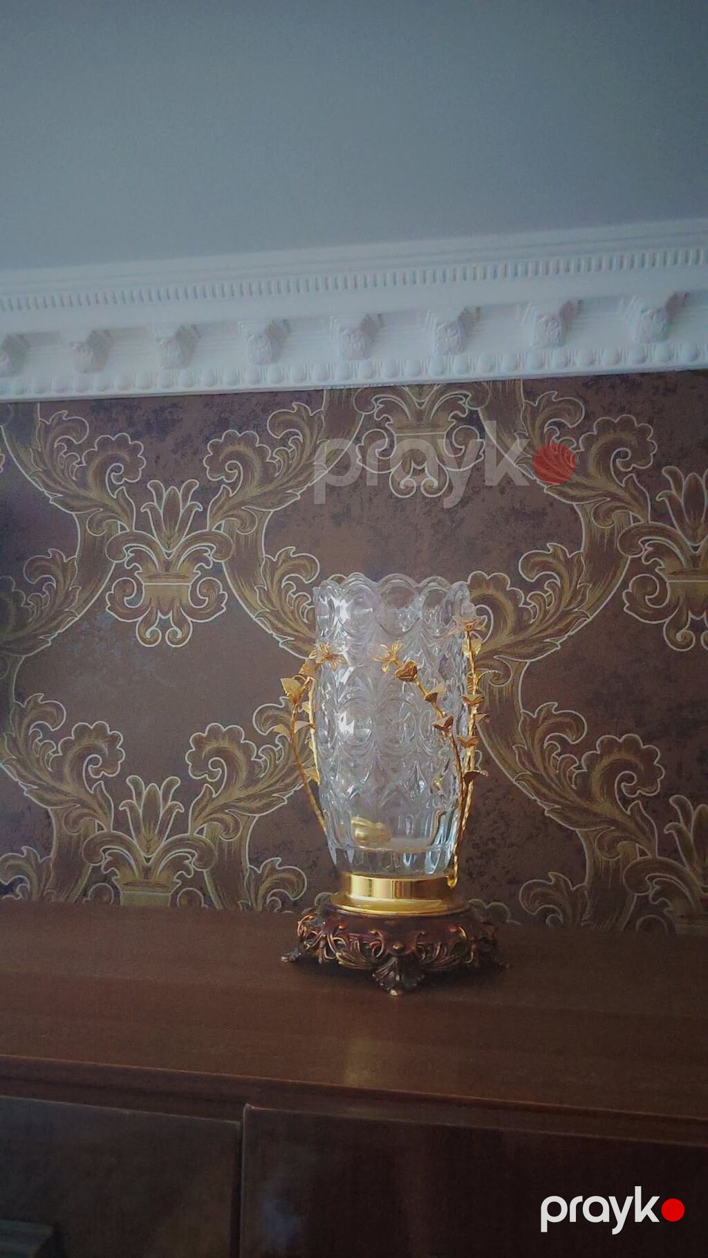 Bir vaza, Xrustal — Vaazalar, kreslolar, süni çiçəklər, Gəncə (2)