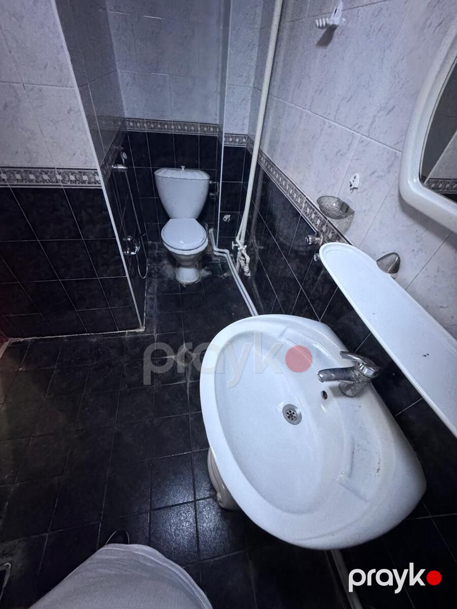 Satılır 1 otaqlı köhnə tikili 50 m² — Mənzil, Bakı (7)