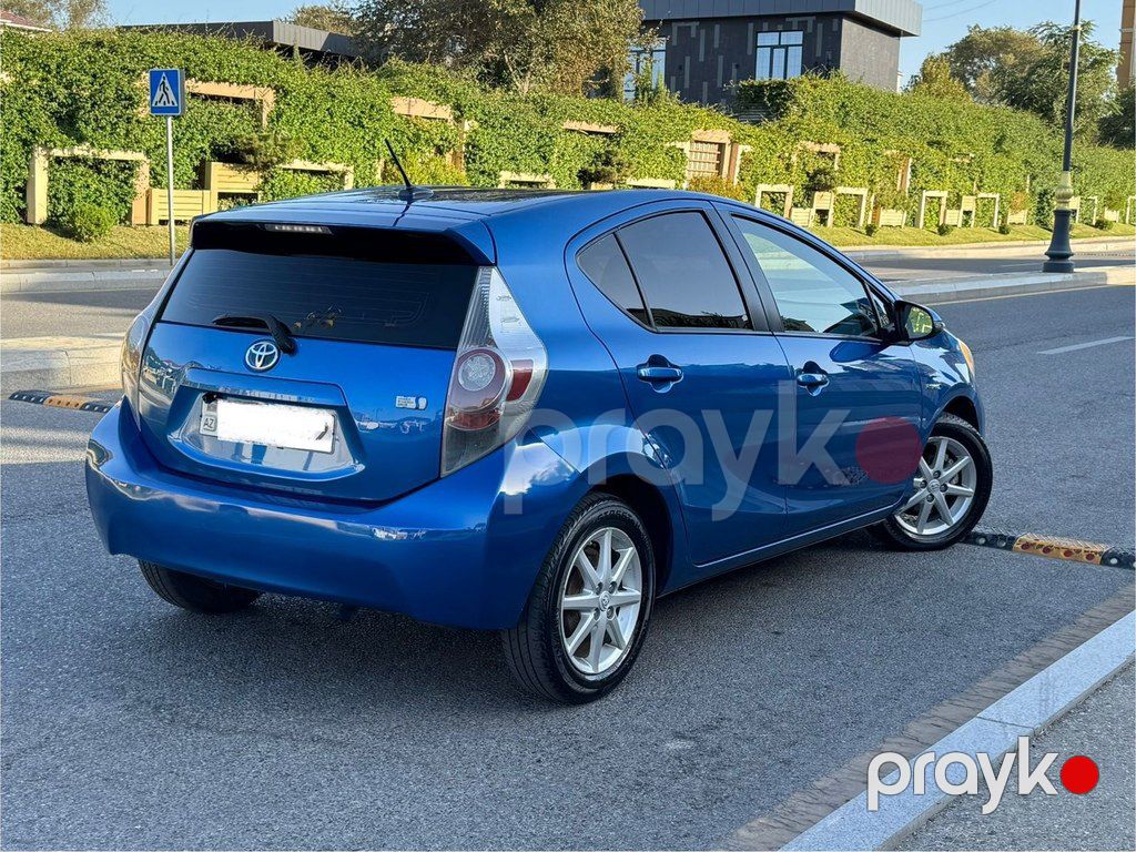 Toyota Prius C, 1.5 L, 6.5 kWh, 2015 il, 88 000 km — Avtomobillər, Bakı (10)