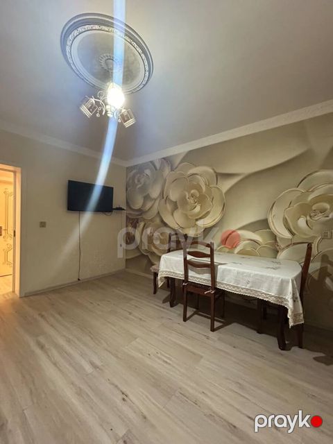Satılır 3 otaqlı köhnə tikili 65 m² — Bakı