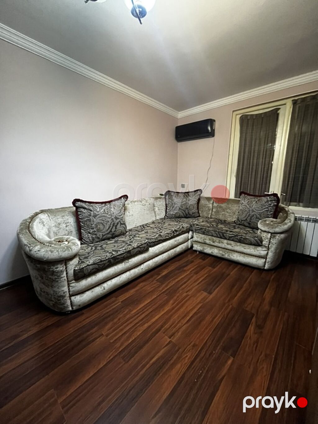 Künc divan açılıb yığılır 6 balışı var Əlavə pufik də var dördbucaq — Divanlər, Bakı (3)