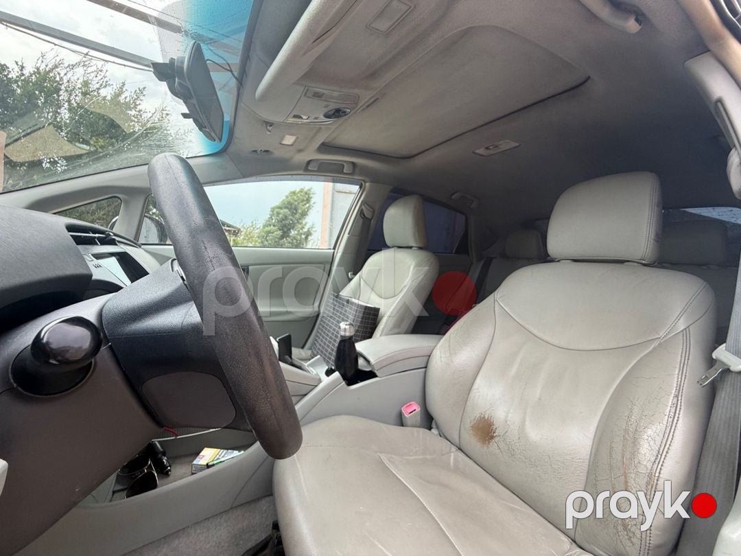 Toyota Prius 30 icarəsi — Avtomobil icarəsi, Bakı (4)