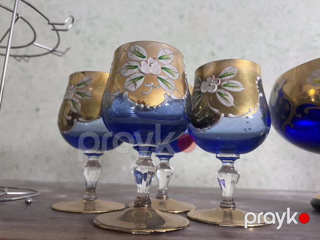 Kobalt mavi şüşədən hazırlanmış zərif qraf və qədəh dəsti — Süfrə qabı, Bakı (4)