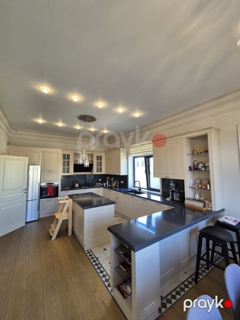 Satılır 6 otaqlı həyət evi/bağ evi 360 m² — Bakı