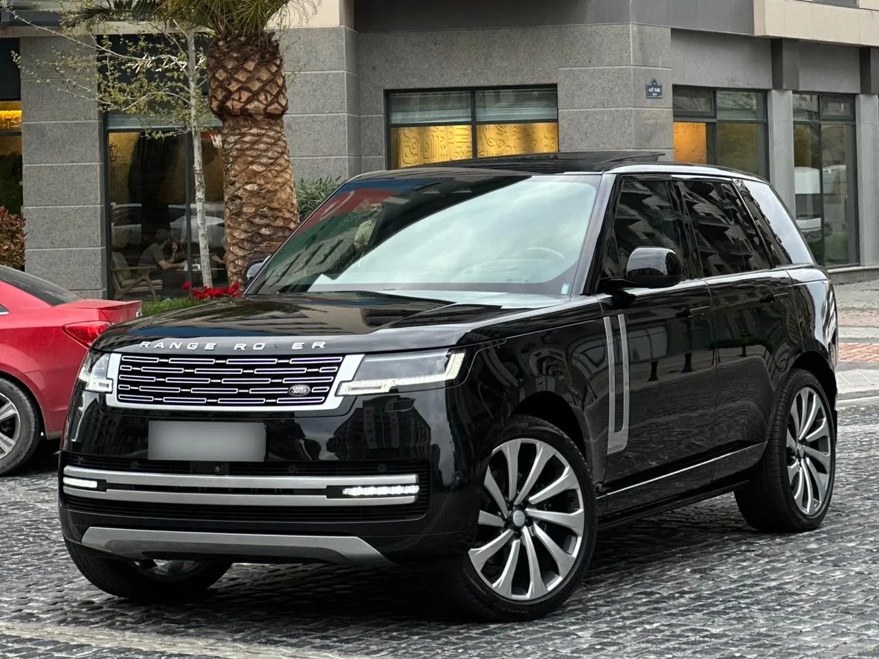 Range Rover Vogue 2025 P400 — gündəlik icarə — Passenger Car Rental