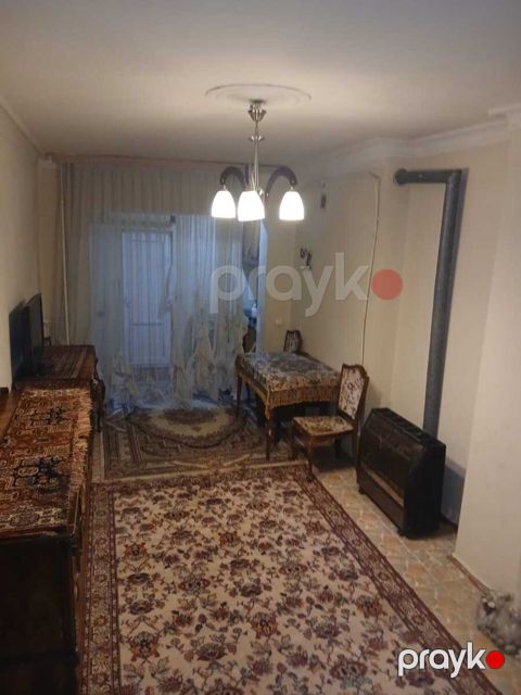 Satılır 4 otaqlı köhnə tikili 100 m² — Bakı
