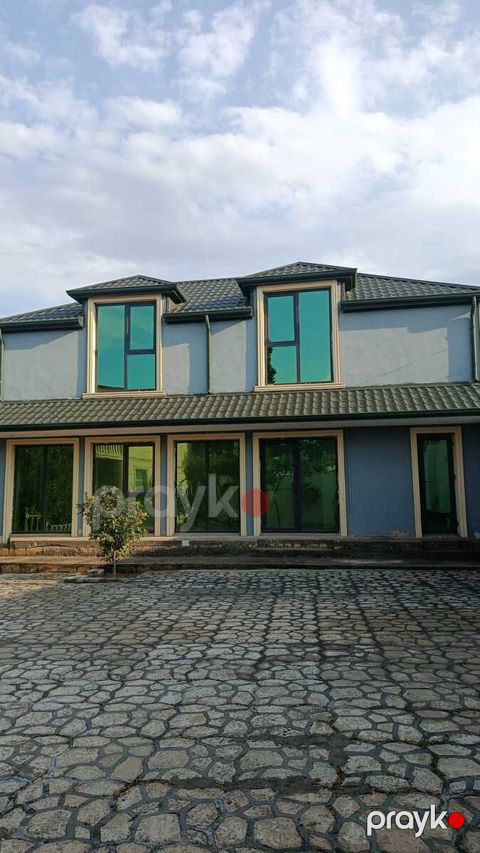 Satılır 7 otaqlı həyət evi/bağ evi 250 m² — Bakı