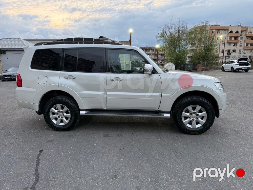 Mitsubishi Pajero, 3.5 L, 2011 il, 378 000 km — Avtomobillər, Bakı (4)