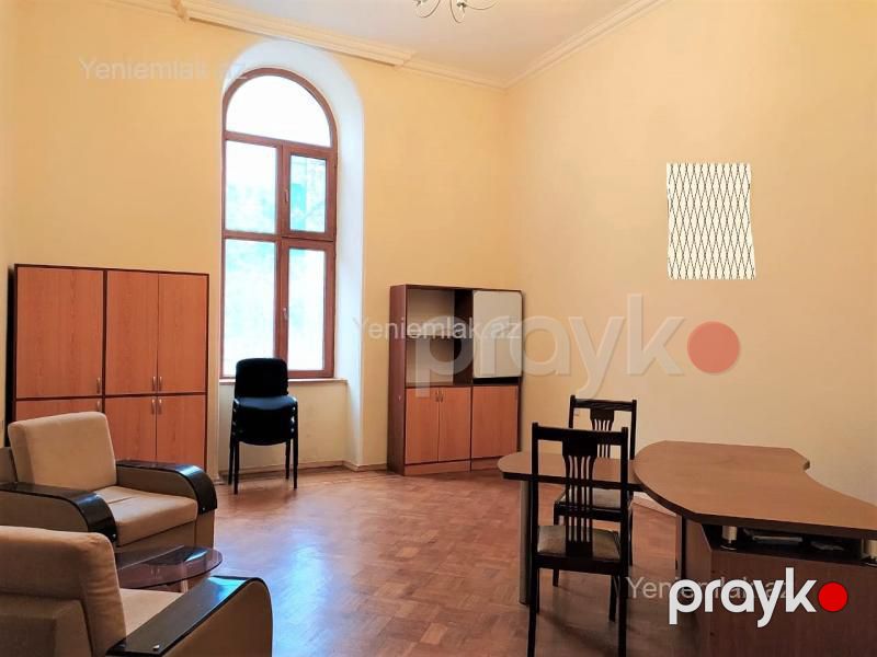 Satılır 4 otaqlı Bina evi menzil (Köhnə tikili), 180 m², Səbail rayonu — Mənzil, Bakı (7)
