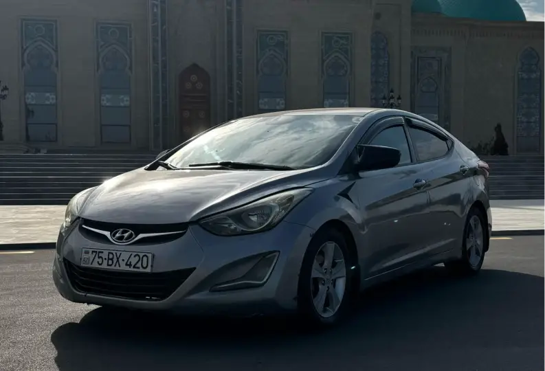 Hyundai Elantra 2015 — gündəlik icarə