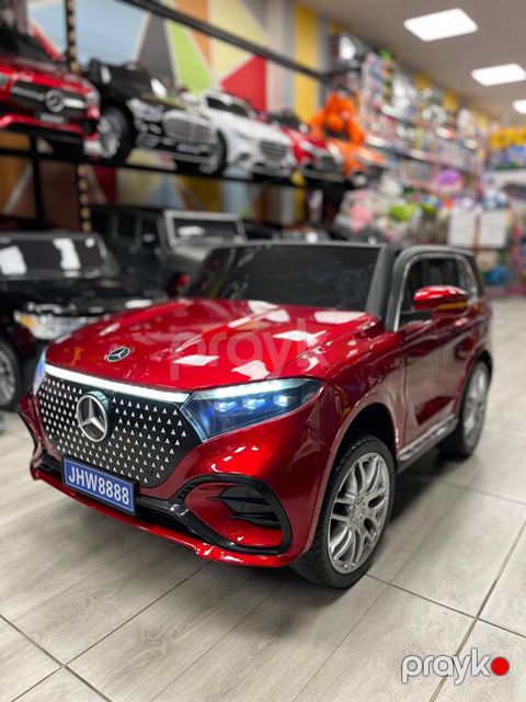 "Mercedes 8888" avtomobili — Bakı